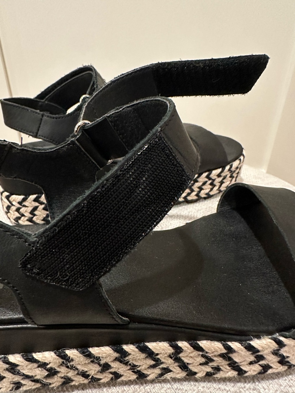 Sorel size 8 “Cameron” flatform sandal with black and natural base - Picture 9 of 11